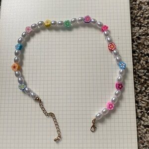 Flower Bead and Pearls Necklace